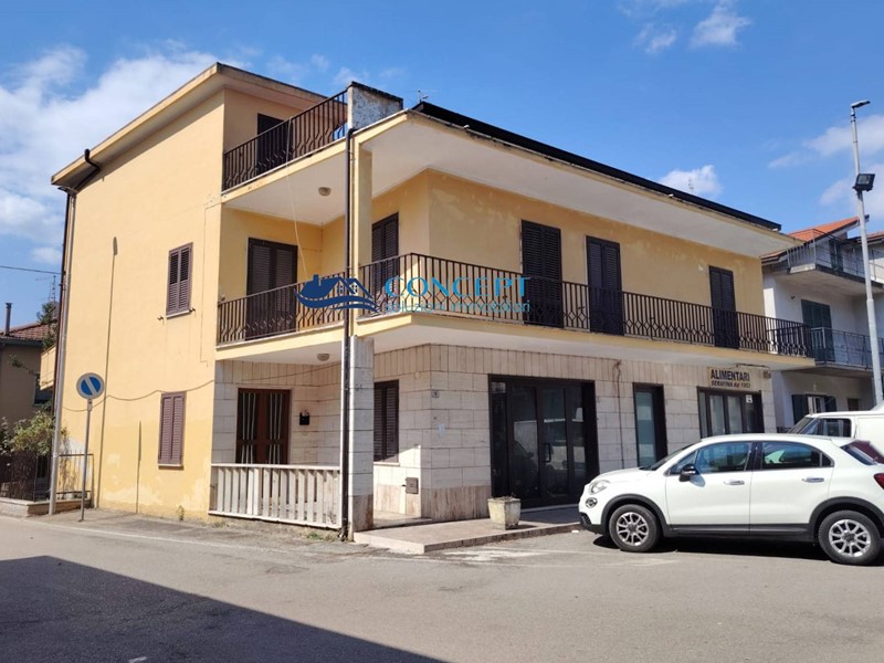 Casa Indipendente in Vendita a Martinsicuro, 400 m²