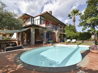 Villetta a schiera in Vendita a Mascalucia, 349'000€, 163 m²