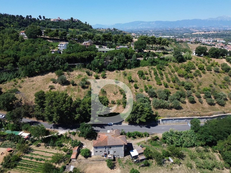 Terreno edificabile in Vendita a Montesilvano, 210'000€, 1700 m²