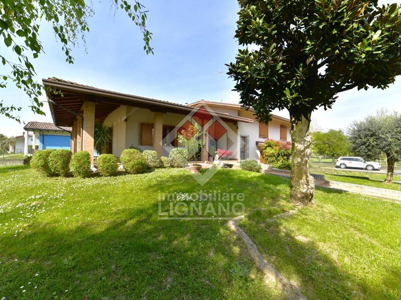 Villa in Vendita a San Michele al Tagliamento, 295'000€, 300 m²
