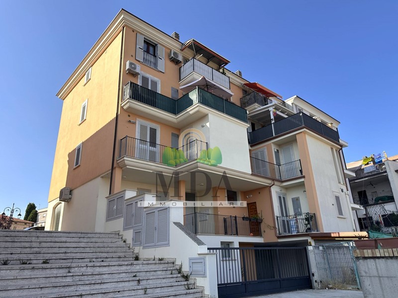 Quadrilocale in Vendita a Nereto, 130'000€, 90 m²
