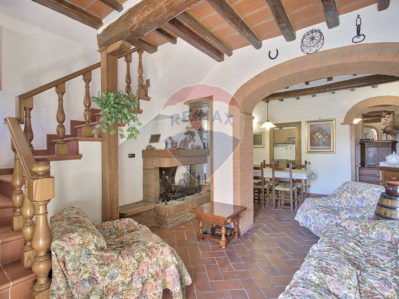 Rustico in Vendita a Bucine, 105'000€, 126 m²