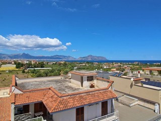 Quadrilocale in Vendita a Ficarazzi, 135'000€, 144 m²