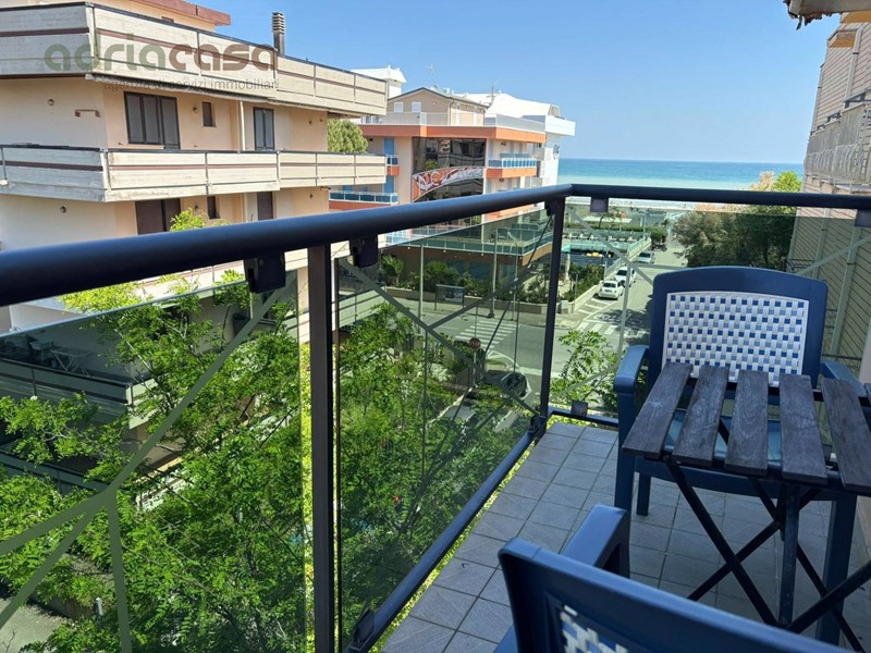 Bilocale in Affitto a Riccione, 840€, 50 m²