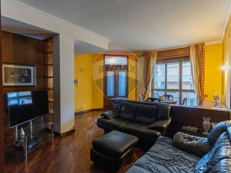 Appartamento in Vendita a Foggia, 259'000&euro;, 200 m²