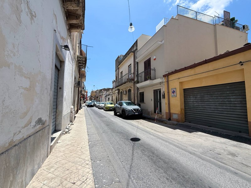 Immobile commerciale in Vendita a Noto, 80'000€, 56 m²
