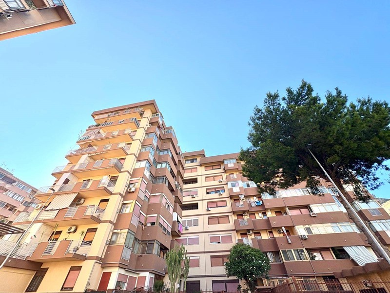 Appartamento in Vendita a Palermo, 90'000€, 90 m²