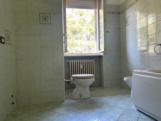 Quadrilocale in Vendita a Cantù, 179'000&euro;, 145 m², con Box