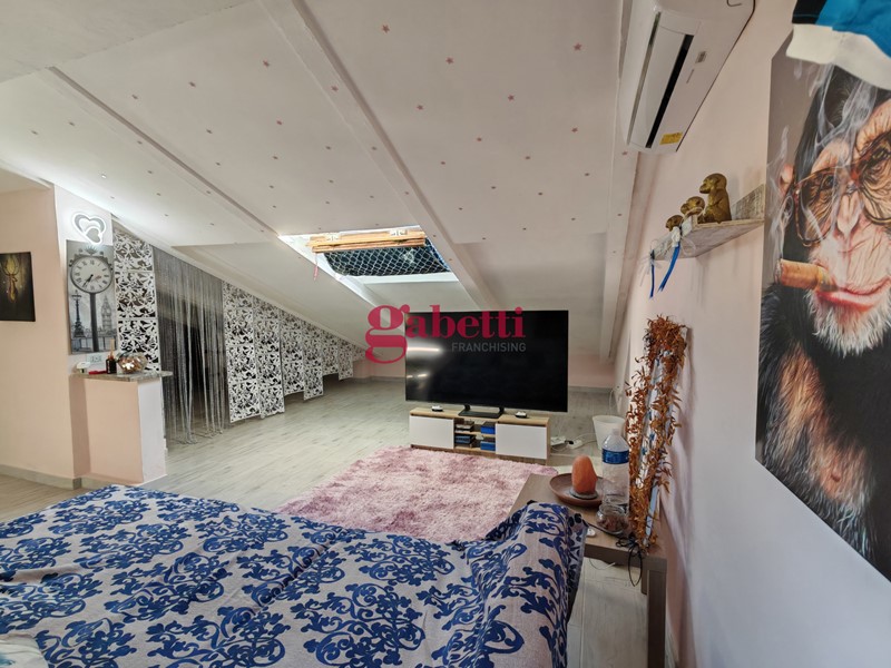 Quadrilocale in Vendita a Cerreto Guidi, 137'000€, 104 m²