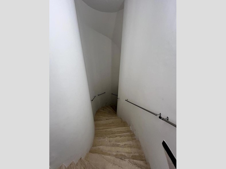 Negozio in Vendita a Brindisi, 120'000€, 137 m²