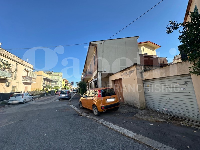 Trilocale in Vendita a Aprilia, 79'000€, 99 m², arredato