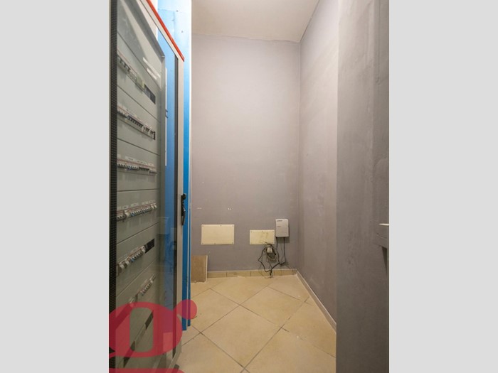 Negozio in Vendita a Todi, 279'000€, 250 m²