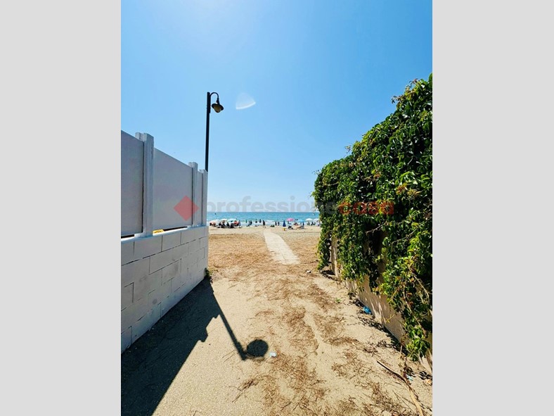 Terreno agricolo in Vendita a Terracina, 80'000€, 900 m²