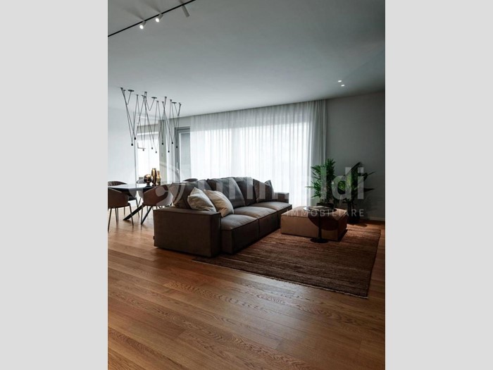 Attico in Vendita a Perugia, 175 m², arredato