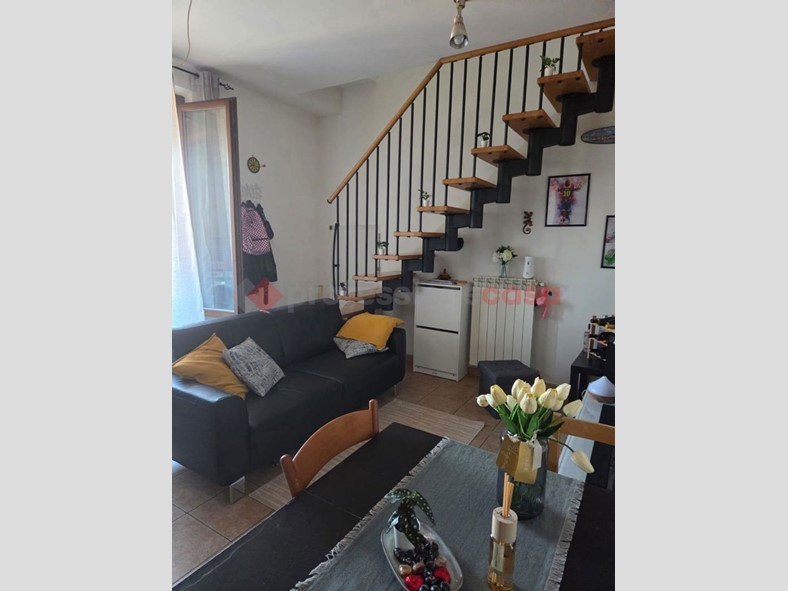 Trilocale in Vendita a Foiano della Chiana, 90'000€, 53 m², arredato