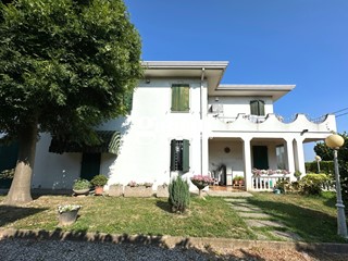 Casa Indipendente in Vendita a Conselve, 290'000€, 398 m²