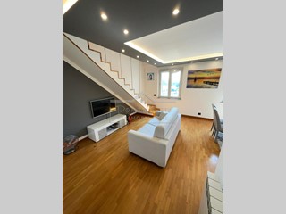 Quadrilocale in Affitto a Savona, 1'000€, 80 m², arredato