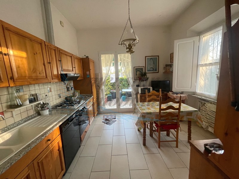 Casa Indipendente in Vendita a Rosignano Marittimo, zona Vada, 295'000€, 108 m², con Box