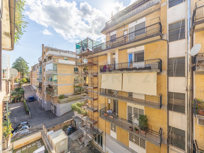 Appartamento in Affitto a Roma, zona Cassia, 1'650€, 140 m²
