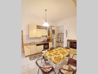 Villa bifamiliare in Vendita a Crecchio, zona Centro, 90'000€, 120 m²