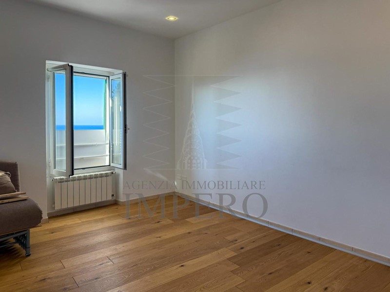 Quadrilocale in Vendita a Ventimiglia, zona Mortola Inferiore, 215'000€, 72 m², arredato