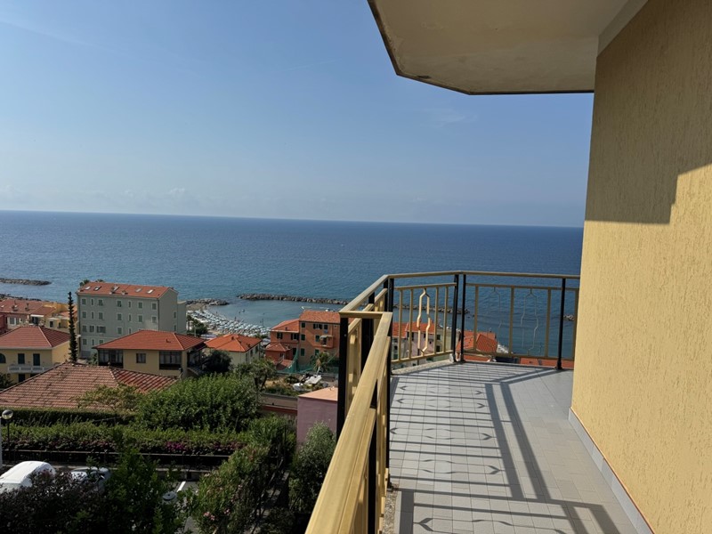 Bilocale in Vendita a Santo Stefano al Mare, 249'000€, 55 m²