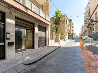 Immobile commerciale in Vendita a Catania, 71'000&euro;, 64 m², con Box