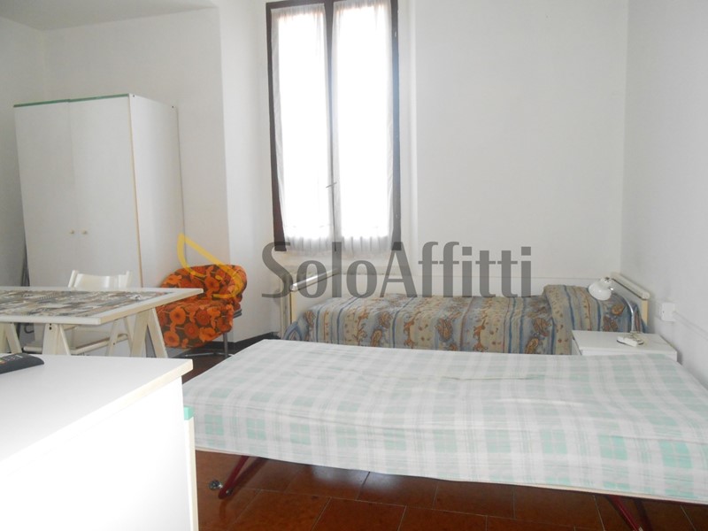 Stanza in Affitto a Pavia, zona Viale Indipendenza, 230€, 100 m², arredato