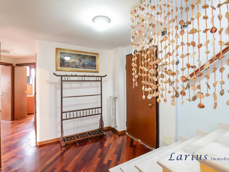 Trilocale in Vendita a Erba, 180'000&euro;, 100 m²