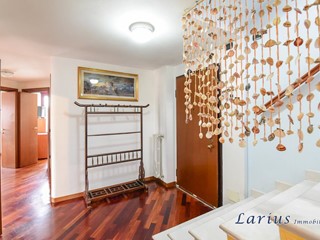 Trilocale in Vendita a Erba, 180'000&euro;, 100 m²