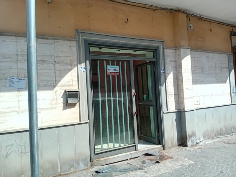 Negozio in Affitto a Casalnuovo di Napoli, 400€, 36 m²