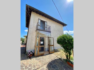 Casa Indipendente in Vendita a Fosciandora, zona Treppignana, 62'000€, 90 m²