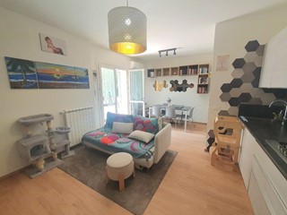 Trilocale in Vendita a Lucca, zona San Pietro a Vico, 225'000€, 70 m², arredato, con Box