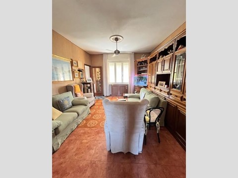 Appartamento in Vendita a Cascina, 145'000€, 100 m², con Box