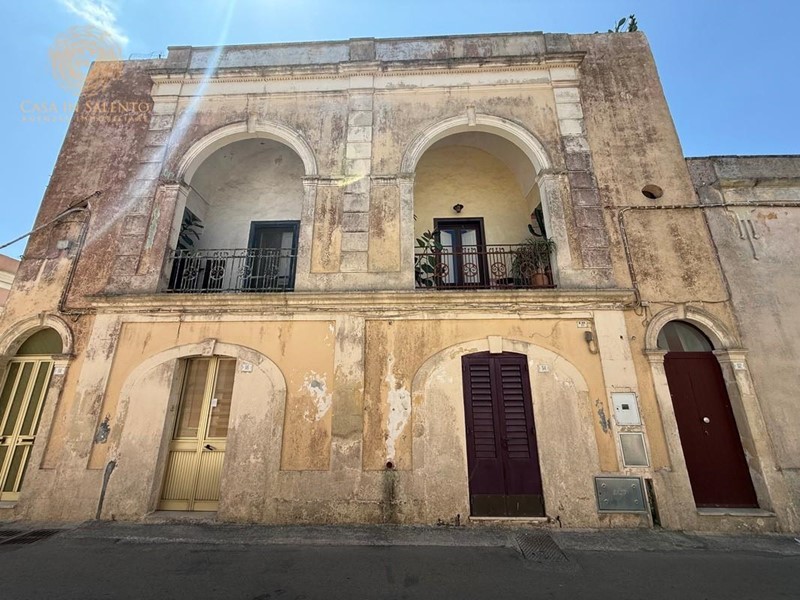 Appartamento in Vendita a Andrano, 220'000€, 440 m²