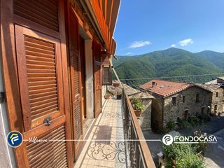 Quadrilocale in Vendita a Rezzo, 59'000€, 90 m²