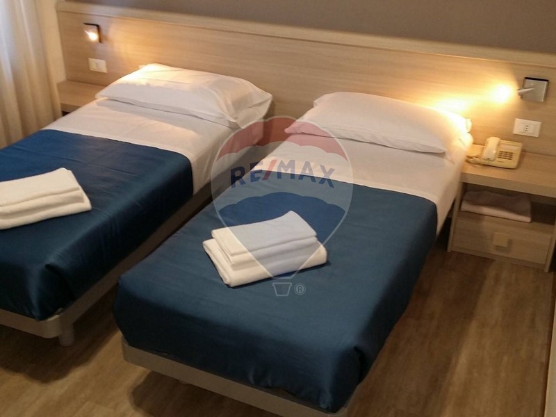 Attività commerciale in Vendita a San Maurizio Canavese, 650'000€, 878 m²