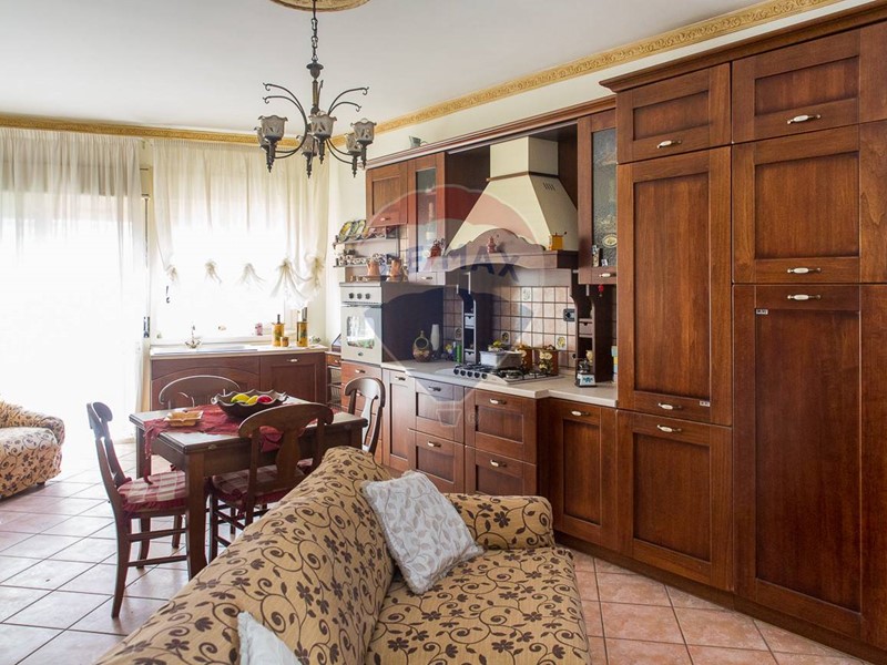 Quadrilocale in Vendita a Paternò, 63'000€, 117 m²