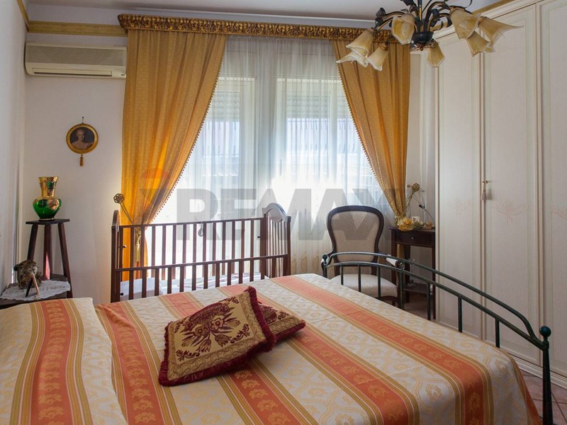 Quadrilocale in Vendita a Paternò, 63'000&euro;, 117 m²