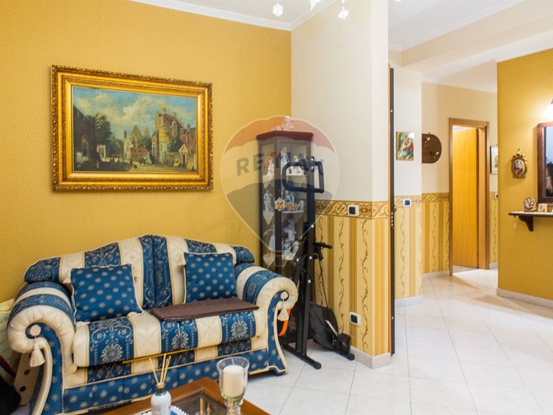 Quadrilocale in Vendita a Paternò, 63'000€, 116 m²