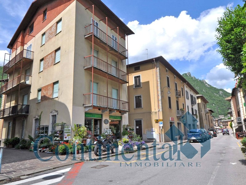 Trilocale in Vendita a Piazza Brembana, 25'000€, 75 m²