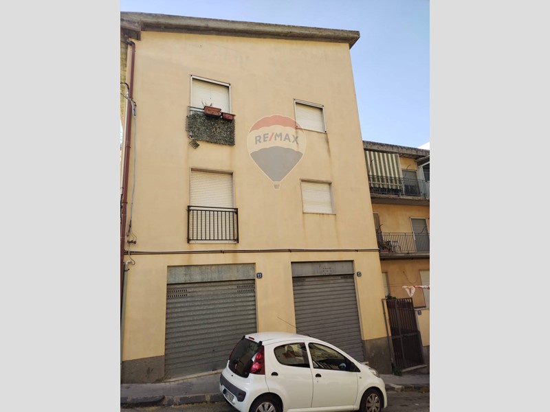 Appartamento in Vendita a Caltagirone, 70'000€, 120 m²