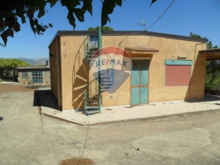 Quadrilocale in Vendita a Caltanissetta, 50'000€, 70 m²