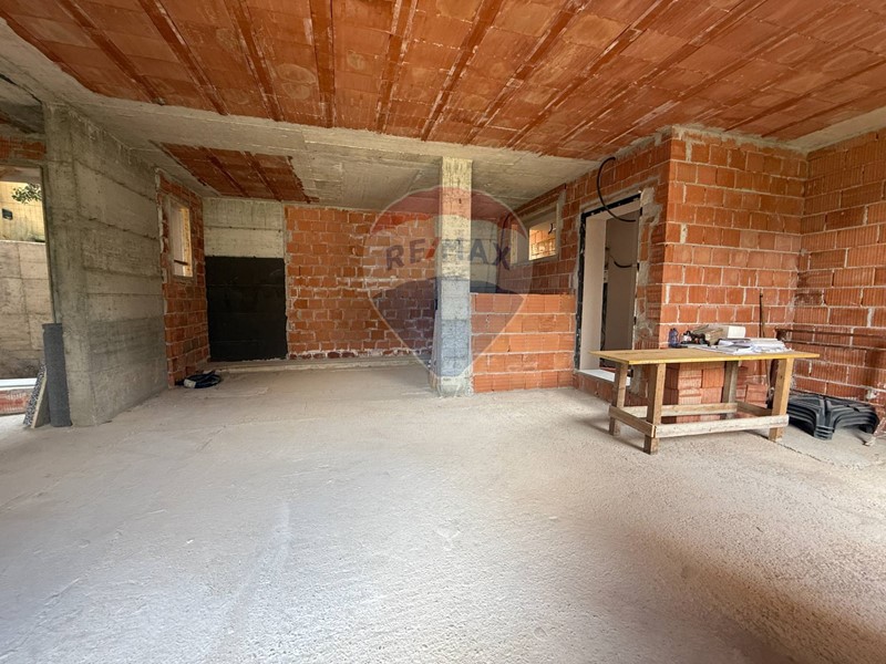 Trilocale in Vendita a Casazza, 129'000€, 84 m²