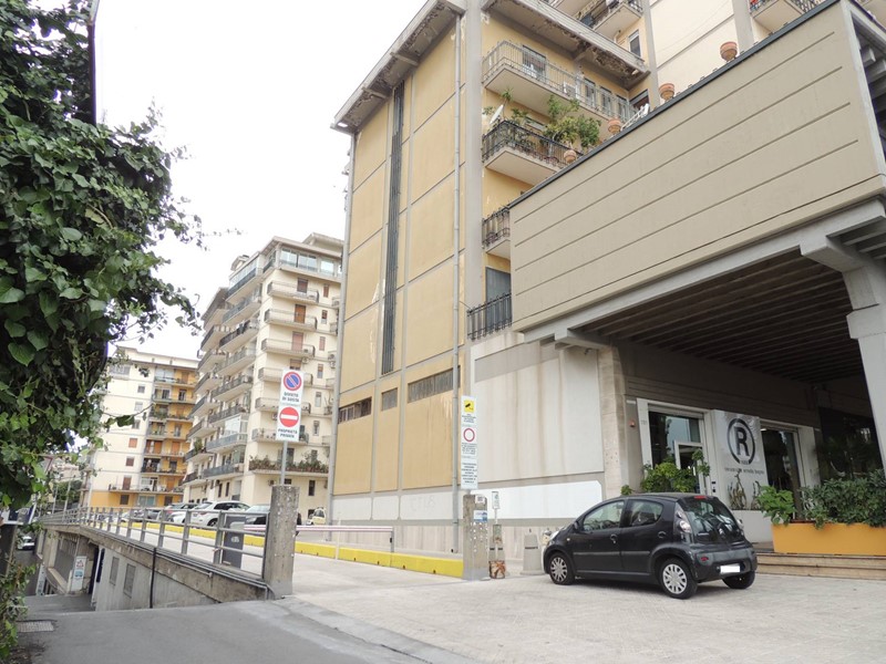 Appartamento in Vendita a Catania, 310'000&euro;, 227 m²