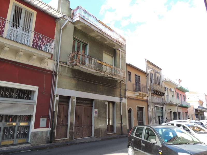 Casa Indipendente in Vendita a Giarre, 115'000€, 206 m²