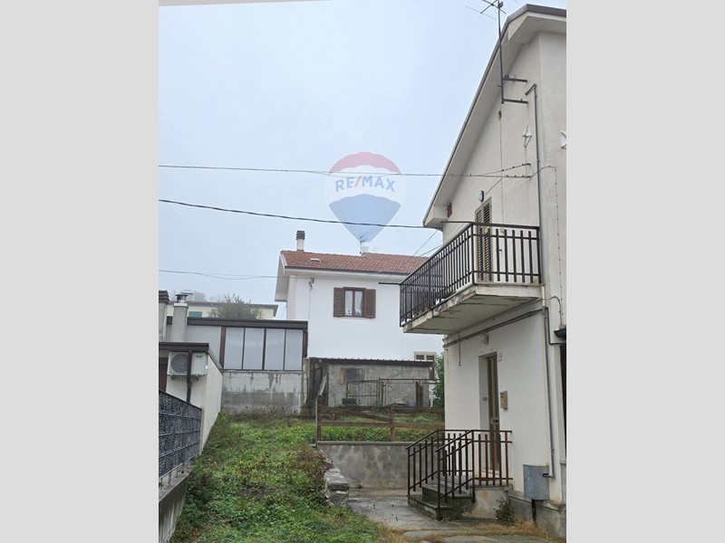 Appartamento in Vendita a Lettopalena, 65'000&euro;, 70 m²