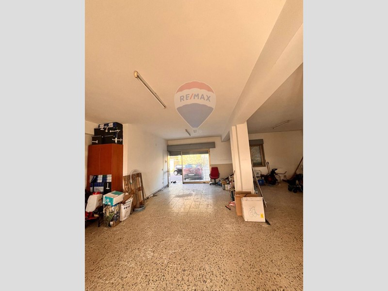 Magazzino in Affitto a Enna, 400€, 134 m²