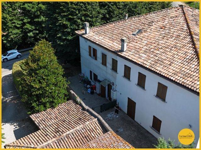 Villetta a schiera in Vendita a Molinella, 145'000€, 198 m²