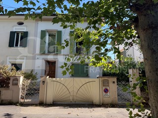 Appartamento in Vendita a Pontedera, 350'000€, 150 m²